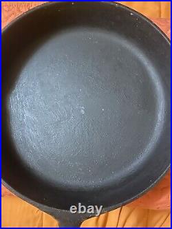 Antique early Old American # 12 single 9 1/2 heat ring cast-iron skillet