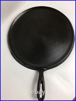 Beautiful Rare Antique Sidney Hollow Ware Cast Iron No. 10 Handle Round Griddle