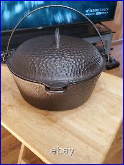 CHF Chicago Hardware Foundry 88 No. 8 Deep Hammered Cast Iron Dutch Oven