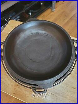 CHF Chicago Hardware Foundry 88 No. 8 Deep Hammered Cast Iron Dutch Oven