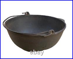 Cast Iron Dutch Oven Pot Kettle 1800s Thick Heat Ring Gate Mark Embossed 3