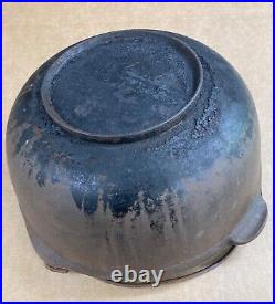 Cast Iron Dutch Oven Pot Kettle 1800s Thick Heat Ring Gate Mark Embossed 3