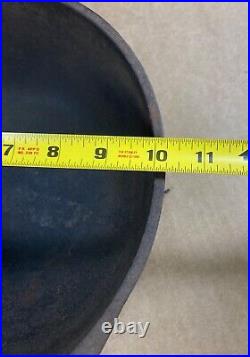 Cast Iron Dutch Oven Pot Kettle 1800s Thick Heat Ring Gate Mark Embossed 3