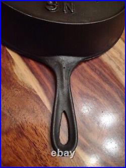 Cast Iron Skillet #8 (raised), MM SN (raised), Outer Edge Heat Ring