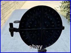 Cast Iron Waffle Maker, Circa 1800s, Flip Flop Style, Size 8/9, Low Base, 2-pc