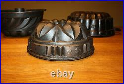 Cast iron cake pan. Antique