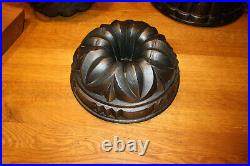 Cast iron cake pan. Antique