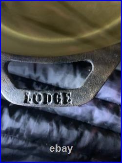 Cast iron skillet smooth polished Vintage Lodge Cast Iron Double Pour Spot