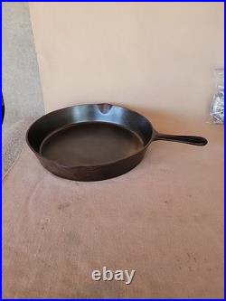 Chicago Hardware Foundry #12 Diamond Logo Cast Iron Skillet