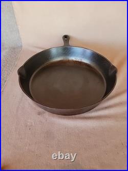 Chicago Hardware Foundry #12 Diamond Logo Cast Iron Skillet