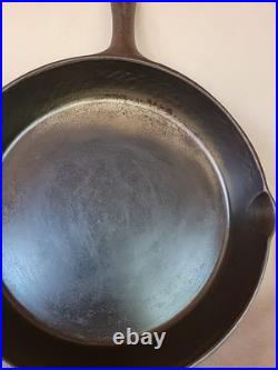Chicago Hardware Foundry #12 Diamond Logo Cast Iron Skillet