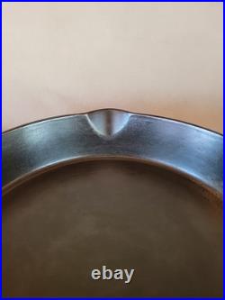 Chicago Hardware Foundry #12 Diamond Logo Cast Iron Skillet