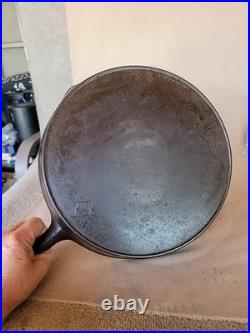 Chicago Hardware Foundry #12 Diamond Logo Cast Iron Skillet