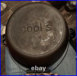 Cooks Vintage/Antique Dutch Oven Cast Iron