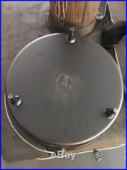 Discontinued Huge Lodge 16 Cast Iron Dutch Oven