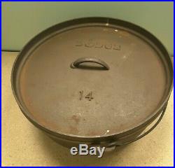 Discontinued Lodge 14 Cast Iron Shallow Camp Dutch Oven Made In USA Rare No. 14