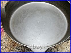ERIE Cast Iron Skillet 9, 710 G, Pre Griswold ERIE Level Clean Very nice