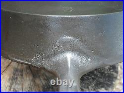 ERIE Cast Iron Skillet 9, 710 G, Pre Griswold ERIE Level Clean Very nice
