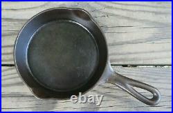 Early Unmarked Wagner. No. 2 Cast Iron Skillet