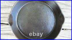 Early Unmarked Wagner. No. 2 Cast Iron Skillet