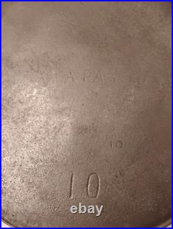 Early WAPAKHollow Ware #10 Skillet Standard Block Logo Heat Ring Seasoned-DBL 10