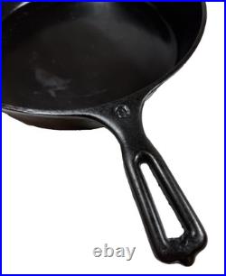 Early Wapak Indian-Head Logo #9 Cast Iron Skillet