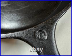 Early Wapak Indian-Head Logo #9 Cast Iron Skillet