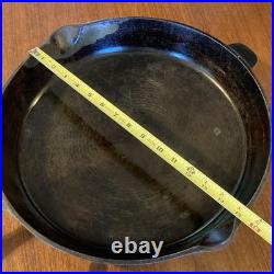 Extra Large Vintage #14 3 Notch Heat Ring Cast Iron Skillet. USA. 15 Diameter