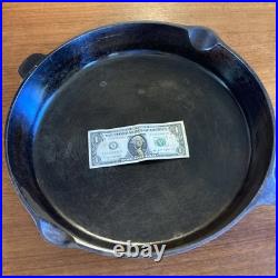 Extra Large Vintage #14 3 Notch Heat Ring Cast Iron Skillet. USA. 15 Diameter