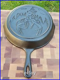 Extraordinary Lodge Wildlife Series Whitetail Buck 10 Skillet With Heat Ring
