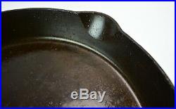 FAVORITE PIQUA WARE #14 Cast Iron Skillet Smoke Ring Pour Spouts Smiley