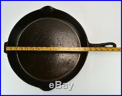 FAVORITE PIQUA WARE #14 Cast Iron Skillet Smoke Ring Pour Spouts Smiley