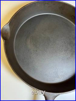 FLAT EXTRA LARGE 13 Antique Cast Iron Skillet Pan Favorite Piqua Ware Ohio FLAT FLAT EXTRA LARGE 13 Antique Cast Iron Skillet Pan Favorite Piqua Ware Ohio FLAT