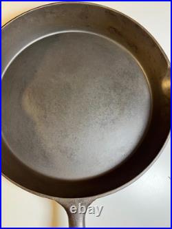 FLAT EXTRA LARGE 13 Antique Cast Iron Skillet Pan Favorite Piqua Ware Ohio FLAT FLAT EXTRA LARGE 13 Antique Cast Iron Skillet Pan Favorite Piqua Ware Ohio FLAT