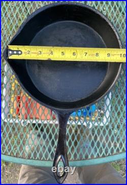 Fancy Handle Gate Marked Heat Ring Cast Iron Skillet 10 Diameter Single Spout