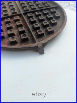 Fanner Mfg. Crescent Cast Iron Waffle Iron -Parts Or Repair- Broken No Base
