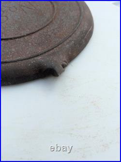 Fanner Mfg. Crescent Cast Iron Waffle Iron -Parts Or Repair- Broken No Base