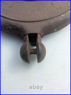 Fanner Mfg. Crescent Cast Iron Waffle Iron -Parts Or Repair- Broken No Base