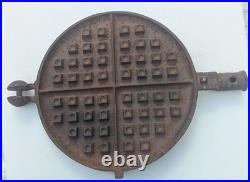 Fanner Mfg. Crescent Cast Iron Waffle Iron -Parts Or Repair- Broken No Base