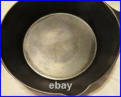 Favorite Piqua Ware SMILEY logo 8-1/2 A Cast Iron Chicken Fryer / Pan withNo 8 Lid