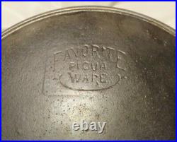 Favorite Piqua Ware SMILEY logo 8-1/2 A Cast Iron Chicken Fryer / Pan withNo 8 Lid