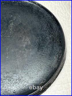 Favorite Piqua Ware Smile No. 7 Cast Iron Handled Griddle