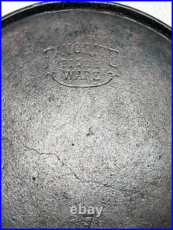 Favorite Piqua Ware Smile No. 7 Cast Iron Handled Griddle