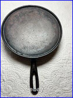 Favorite Piqua Ware Smile No. 7 Cast Iron Handled Griddle