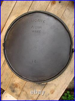 Fully Restored Favorite Piqua Ware # 14 Cast Iron Round Griddle with Bail Handle