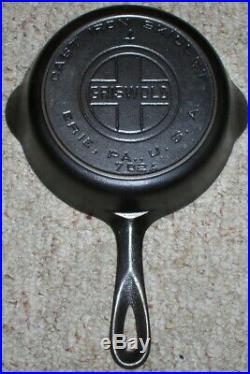 GRISWOLD #4 LARGE BLOCK LOGO #702A Cast Iron SKILLET (HTF)