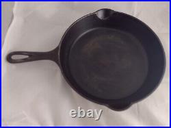 GRISWOLD Cast Iron SKILLET Frying Pan #7 ERIE 701C Large Block Logo Sits Flat