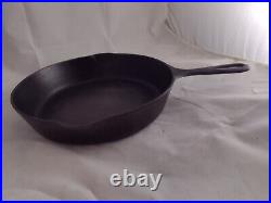 GRISWOLD Cast Iron SKILLET Frying Pan #7 ERIE 701C Large Block Logo Sits Flat