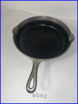 GRISWOLD Cast Iron Skillet # 9 Slant Logo Heat Ring Antique Erie PA USA 710 C