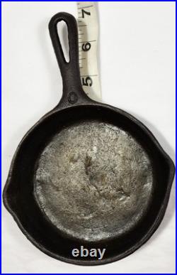 GRISWOLD ERIE #0 Cast Iron Skillet Small 562 USA